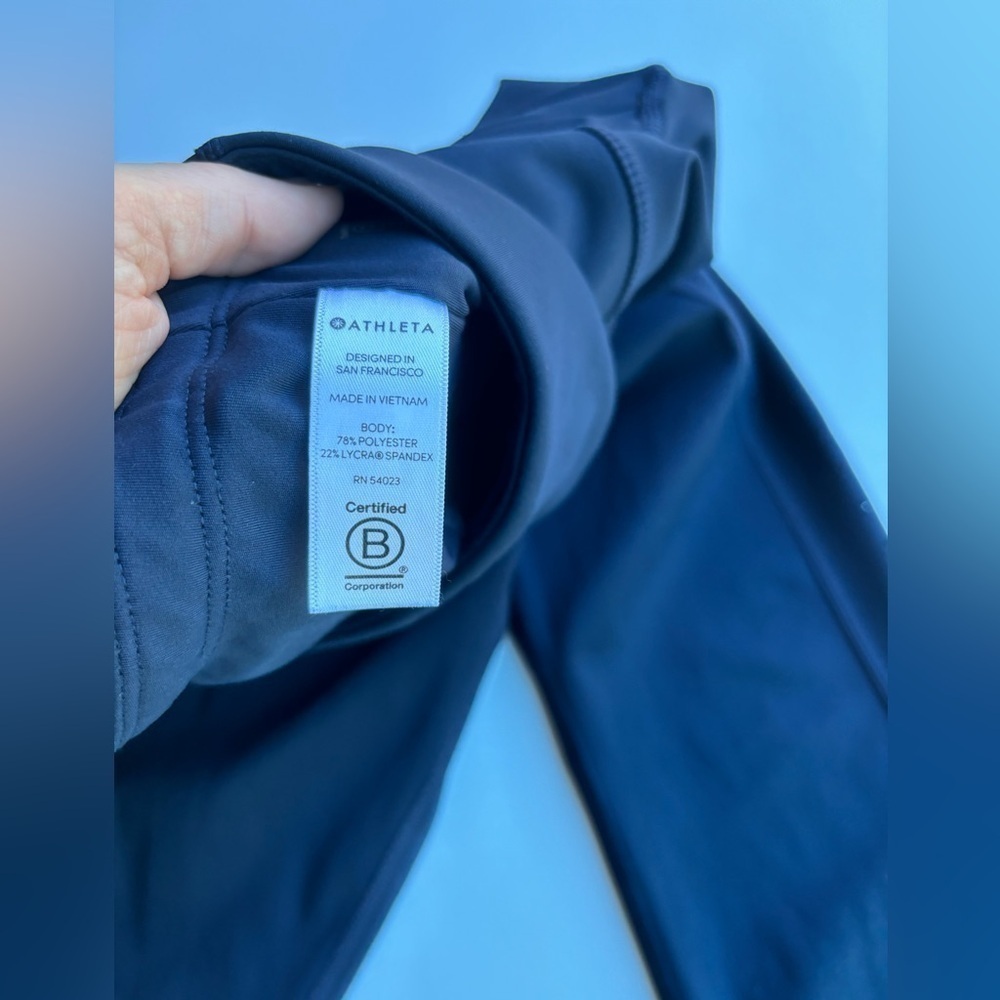 Athleta navy leggings. Cropped. Size XSP. See measurements in photos. - Picture 8 of 9